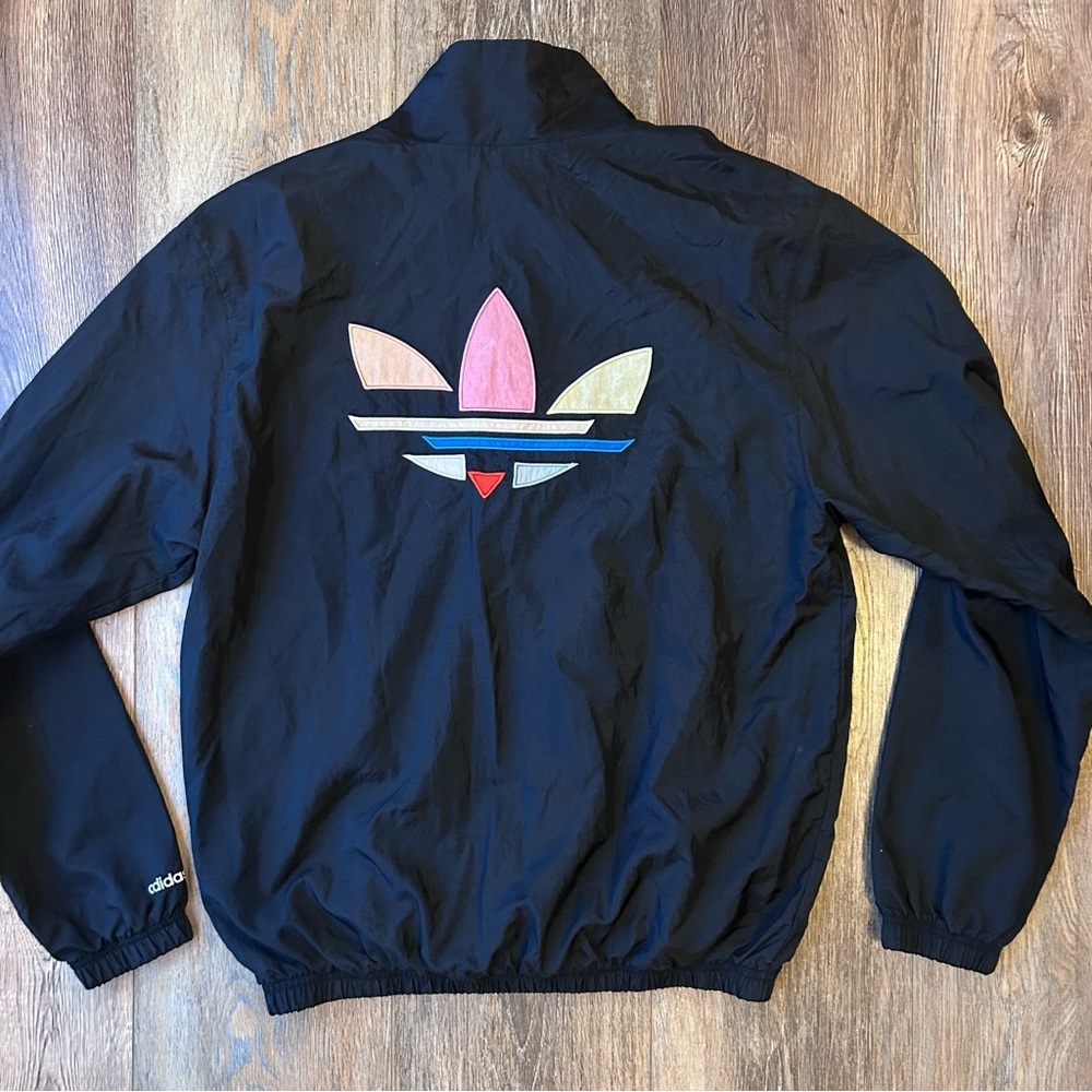 Adidas Windbreaker with Embroidered multicolor Shattered Trefoil Rare design
